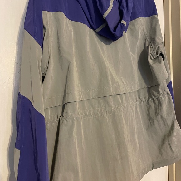 Lululemon Windbreaker - Picture 3 of 9